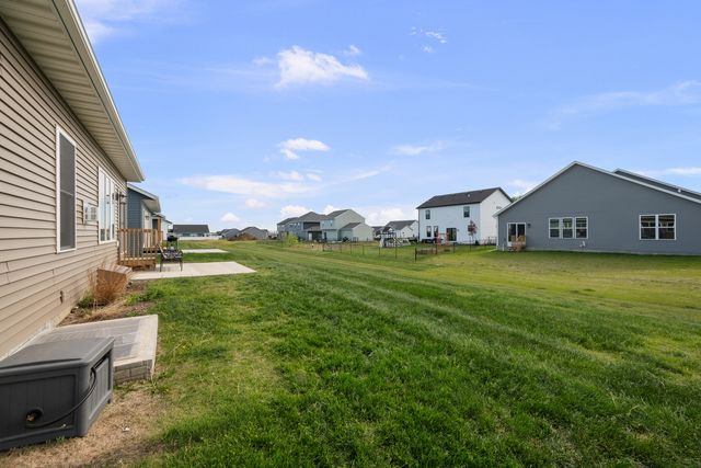 1868 REDBUD Circle, Eldridge, IA 52748