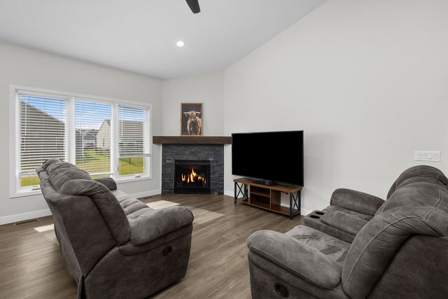 1868 REDBUD Circle, Eldridge, IA 52748