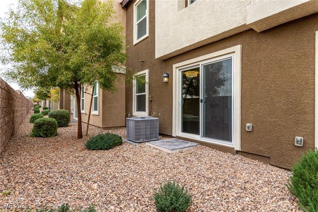 7945 Whisper Words Avenue, Las Vegas, NV 89113