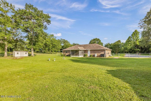 163 E Inda Road, Perkinston, MS 39573