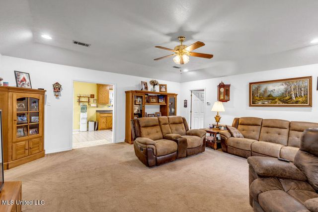 163 E Inda Road, Perkinston, MS 39573