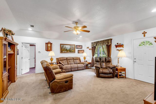 163 E Inda Road, Perkinston, MS 39573