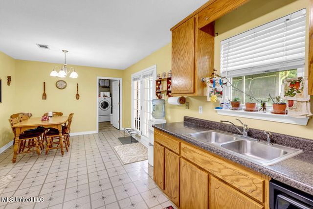 163 E Inda Road, Perkinston, MS 39573
