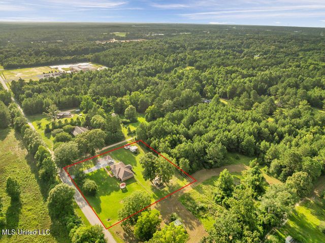 163 E Inda Road, Perkinston, MS 39573