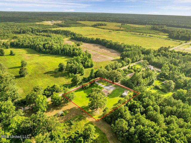 163 E Inda Road, Perkinston, MS 39573