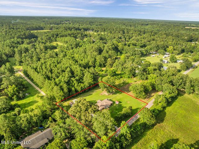 163 E Inda Road, Perkinston, MS 39573