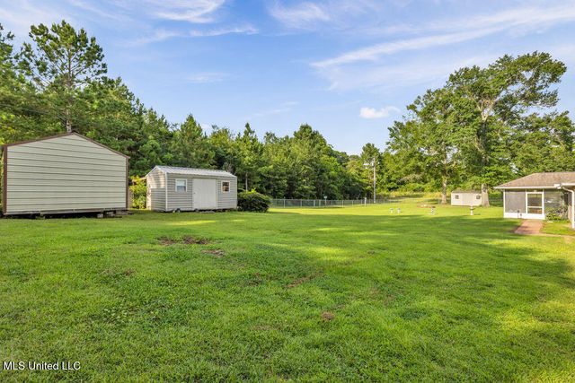 163 E Inda Road, Perkinston, MS 39573