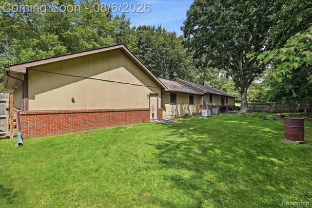 4550 Hummer Lake Road, Brandon Charter Township, MI 48462