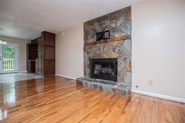 284 Katie Lane, Carrollton, GA 30117