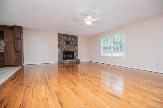 284 Katie Lane, Carrollton, GA 30117