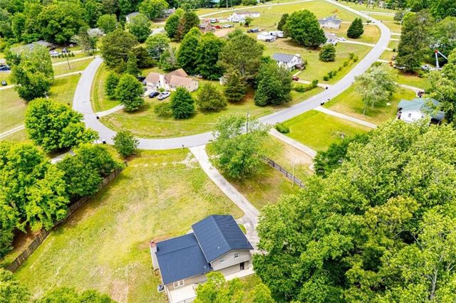 284 Katie Lane, Carrollton, GA 30117