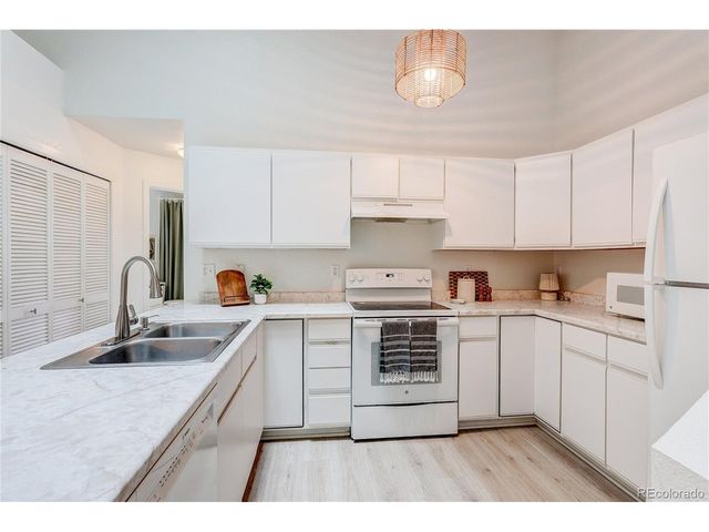 2812 W Centennial Dr D, Littleton, CO 80123