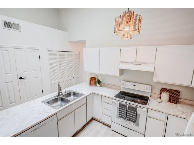 2812 W Centennial Dr D, Littleton, CO 80123