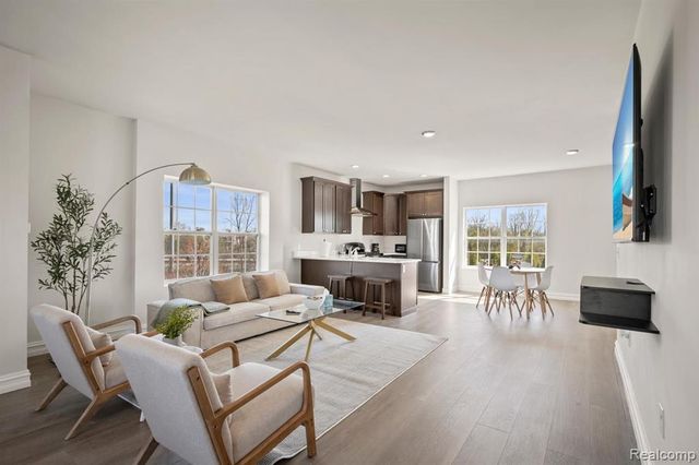 3229 Lohr Road, Ann Arbor, MI 48108