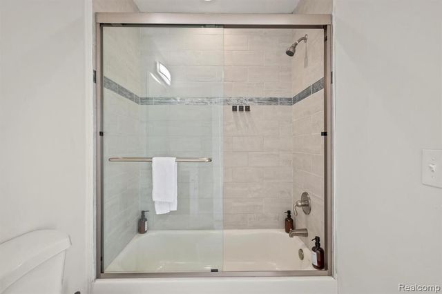 3229 Lohr Road, Ann Arbor, MI 48108