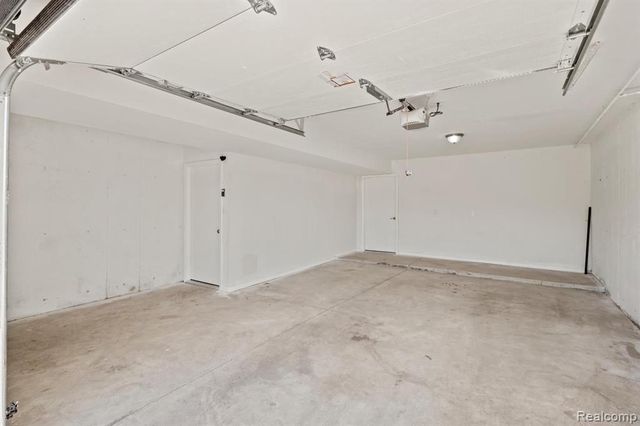 3229 Lohr Road, Ann Arbor, MI 48108