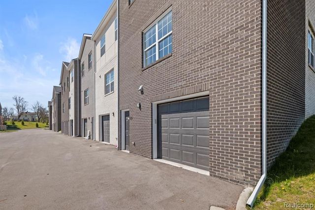 3229 Lohr Road, Ann Arbor, MI 48108
