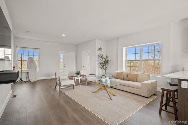 3229 Lohr Road, Ann Arbor, MI 48108