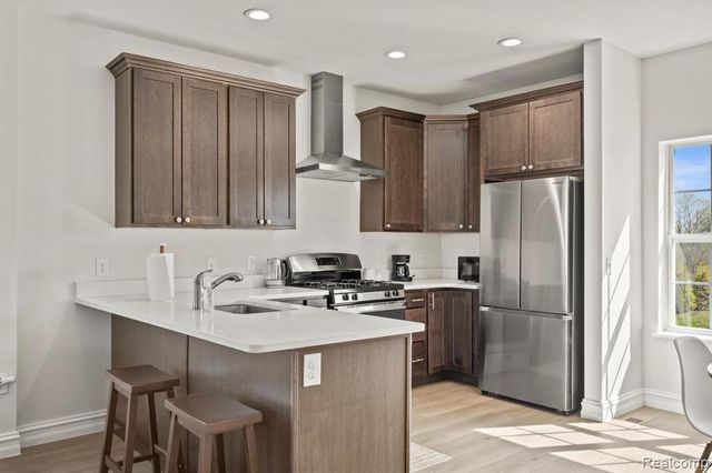 3229 Lohr Road, Ann Arbor, MI 48108