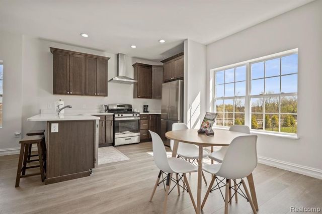 3229 Lohr Road, Ann Arbor, MI 48108
