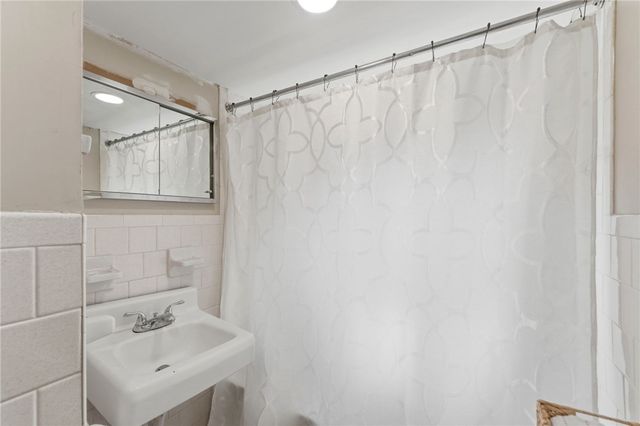 230 School Street, Lincoln, RI 02865