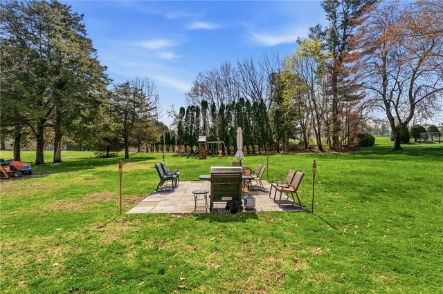 230 School Street, Lincoln, RI 02865