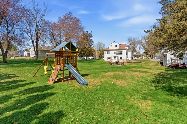 230 School Street, Lincoln, RI 02865