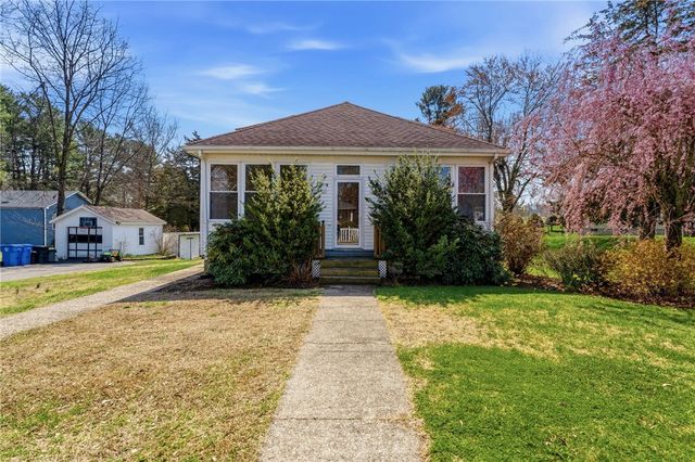 230 School Street, Lincoln, RI 02865