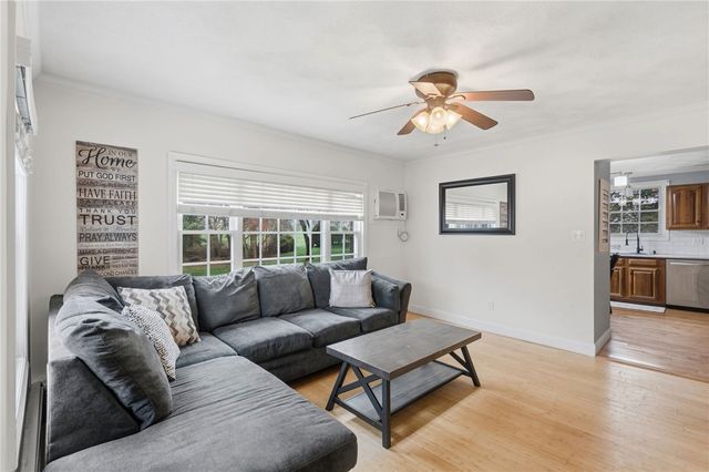 230 School Street, Lincoln, RI 02865