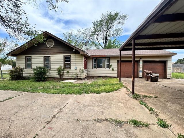 207 W Hillcrest Lane, Hobart, OK 73651