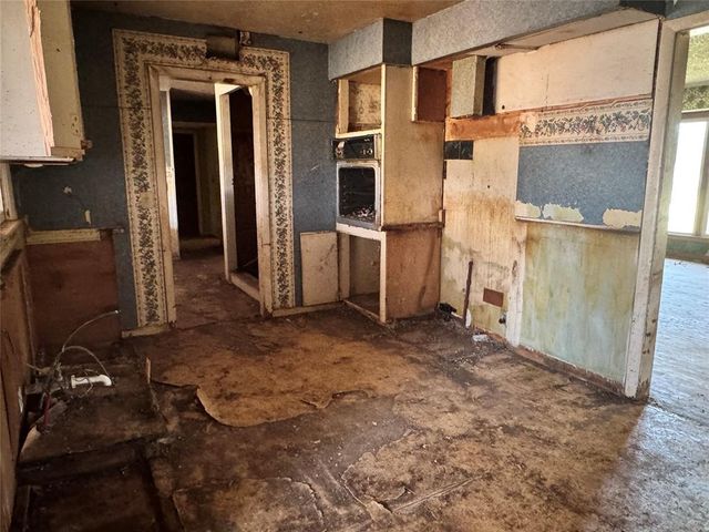 207 W Hillcrest Lane, Hobart, OK 73651