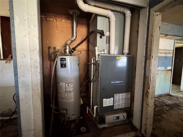 207 W Hillcrest Lane, Hobart, OK 73651