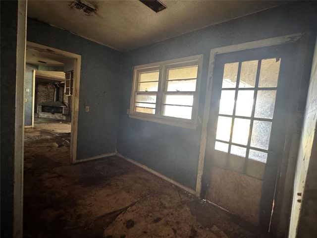 207 W Hillcrest Lane, Hobart, OK 73651