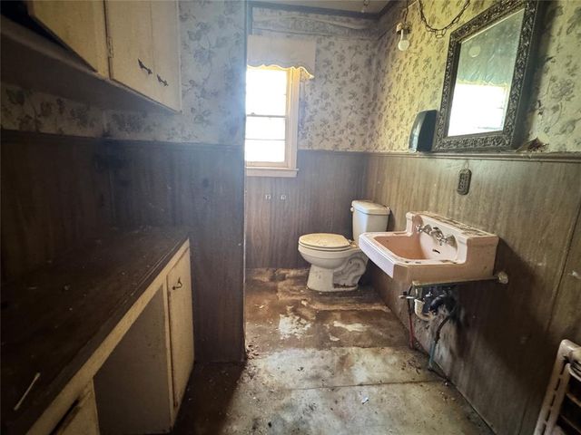 207 W Hillcrest Lane, Hobart, OK 73651