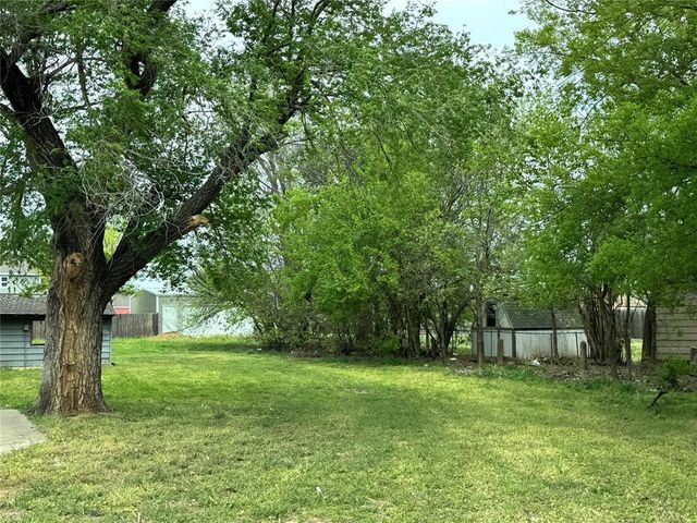 207 W Hillcrest Lane, Hobart, OK 73651