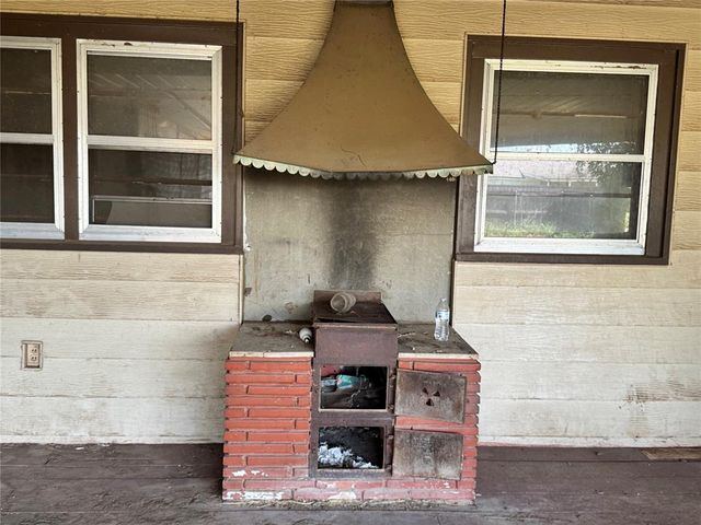 207 W Hillcrest Lane, Hobart, OK 73651