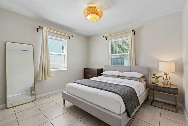 1946 15TH AVENUE S, St Petersburg, FL 33705