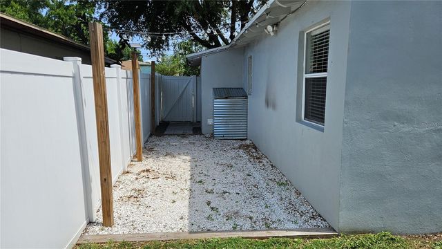 1946 15TH AVENUE S, St Petersburg, FL 33705