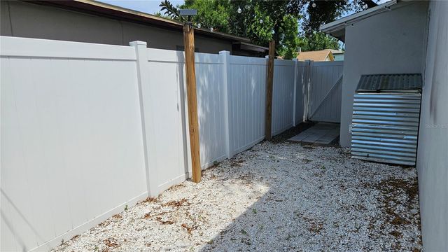 1946 15TH AVENUE S, St Petersburg, FL 33705