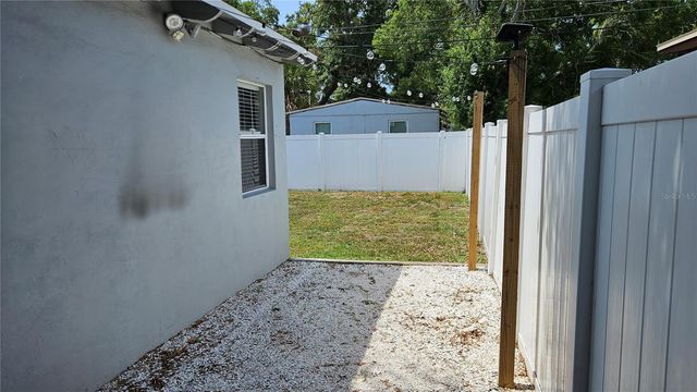 1946 15TH AVENUE S, St Petersburg, FL 33705