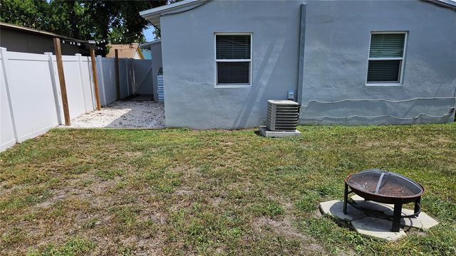 1946 15TH AVENUE S, St Petersburg, FL 33705