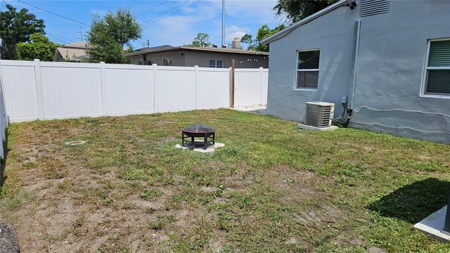 1946 15TH AVENUE S, St Petersburg, FL 33705
