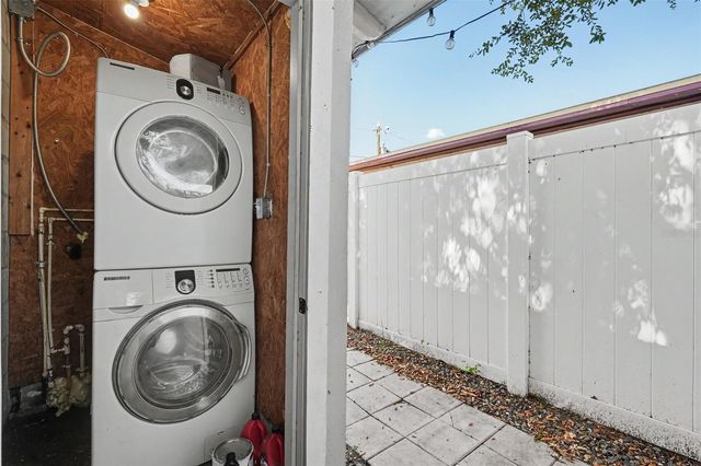 1946 15TH AVENUE S, St Petersburg, FL 33705