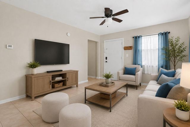 1946 15TH AVENUE S, St Petersburg, FL 33705