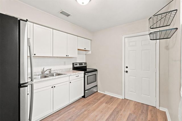 1946 15TH AVENUE S, St Petersburg, FL 33705