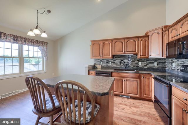 728 HEATHER RDG, Manheim, PA 17545