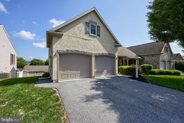 728 HEATHER RDG, Manheim, PA 17545