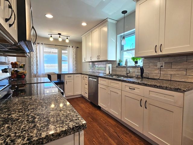 7119 W Sunnyside Avenue, Norridge, IL 60706