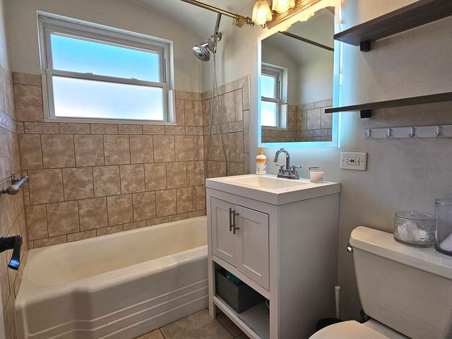 7119 W Sunnyside Avenue, Norridge, IL 60706