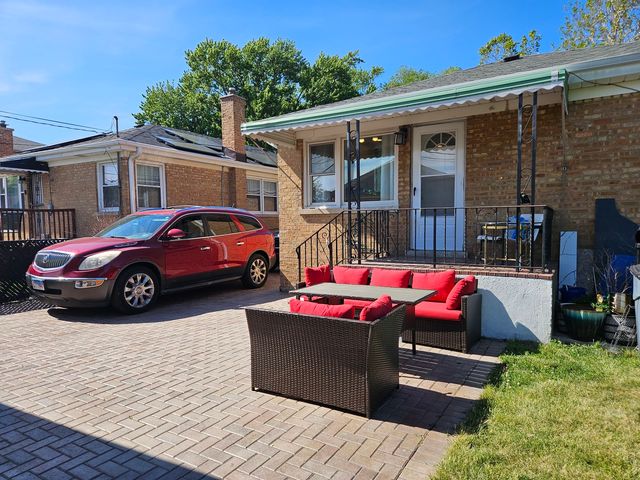 7119 W Sunnyside Avenue, Norridge, IL 60706